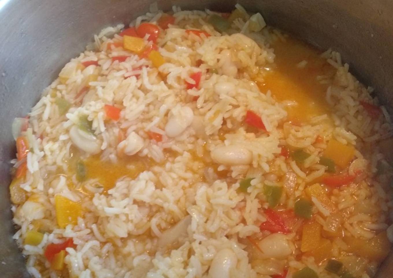 Arroz con habichuelas blancas y verduras