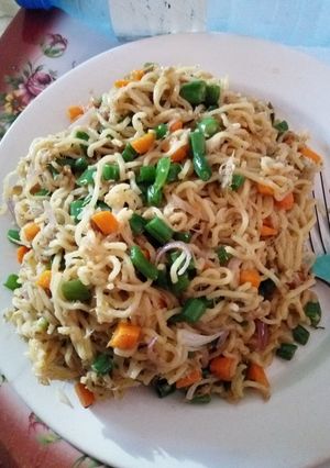 A picture of Vegetable Indomie with fish.