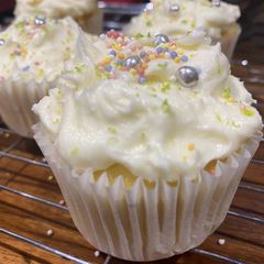 A picture of G & T CupCakes.