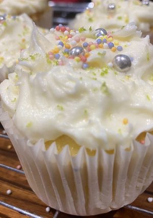 A picture of G & T CupCakes.