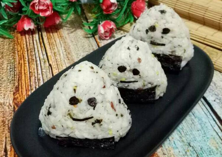 Onigiri ayam tuna pedas
