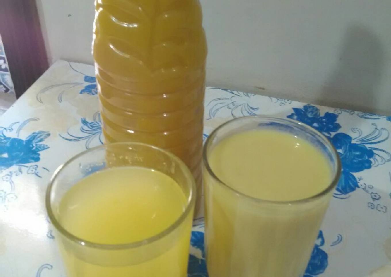 Mango banana shake and mango squash