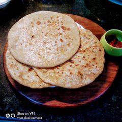 A picture of Cheese Paneer Parathas.