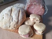 Una foto de pan casero con extracto de malta