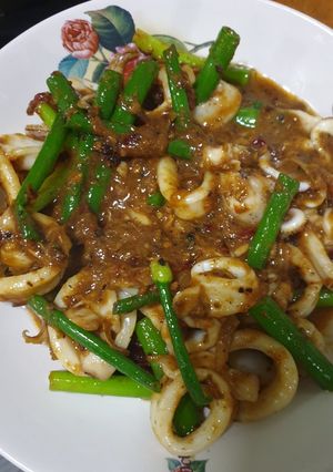 รูปของ ปลาหมึกผัดกะปิ