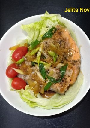 Foto resep Steamed Salmon with Seaweed