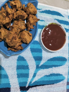 ઓનીયન પકોડા (Onion Pakoda Recipe In Gujarati) રેસીપી મુખ્ય ફોટો