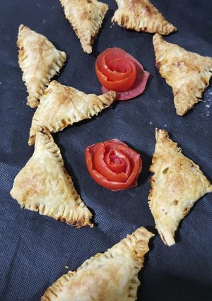 A picture of Chicken tikkah puffs.
