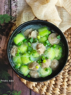 Foto resep Sup Oyong Sohun Bakso