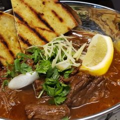 A picture of Nihari.