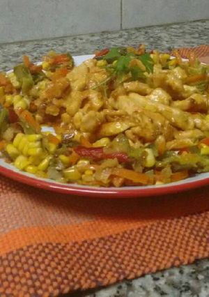 Una foto de Pollo con mostaza y miel