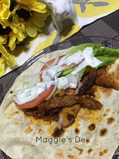 Una foto de Kebab de cerdo a la plancha