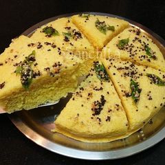 A picture of Khaman.