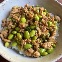 A picture of Pork Mince & Edamame Rice Bowl.