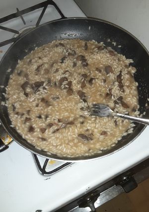 A picture of Mushroom risotto.