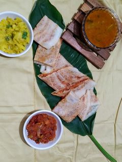 મૈસુર મસાલા ઢોસા (Mysore Masala Dosa Recipe In Gujarati) રેસીપી મુખ્ય ફોટો