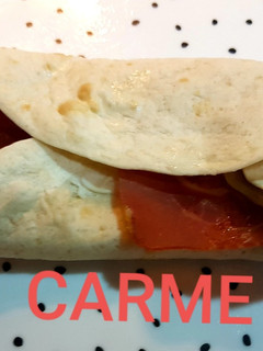 Una foto de Fajitas de jamón serrano y queso curado