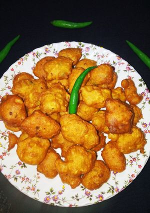 मूंग दाल के पकौड़े (moong dal ke pakode recipe in Hindi) रेसिपी मुख्य फोटो