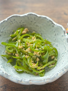 A picture of Japanese Tuna and Green Sweet Peppers.