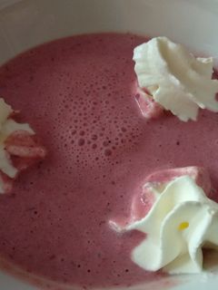 Meggyleves főzés nélkül recept fotója