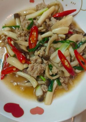 รูปของ ผัดเห็ดรวมน้ำมันหอย