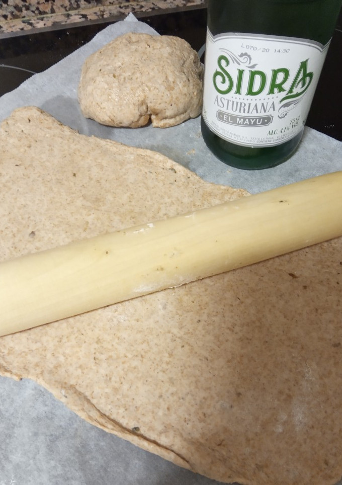 Una foto de Masa para pizza integral con Sidra y masa madre