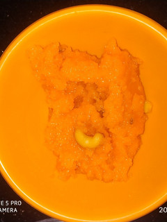 ரவை கேசரி (Ravai Kesari Recipe in Tamil) செய்முறை முக்கிய புகைப்படம்