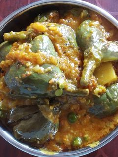 આખા રીંગણનું શાક (Ringan Shak Recipe in Gujarati) રેસીપી મુખ્ય ફોટો
