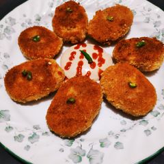 A picture of Poha aloo cutlets.