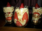 Postre de frutilla y crema pastelera