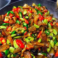 รูปของ Oseng pedas kikil pete
