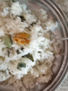 தேங்காய் பால் புலாவ் (Thenkaaipaal pulao recipe in tamil) செய்முறை முக்கிய புகைப்படம்