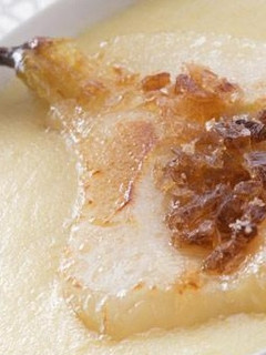 Una foto de Peras con pasta de almendras (al horno)