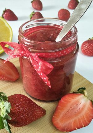 A picture of Strawberry sweet lime compote.