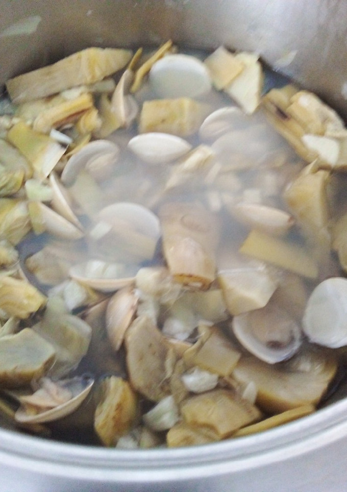 Una foto de Alcachofas con almejas