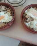 Cazuela de boletus edulis, gulas, huevos y patatas