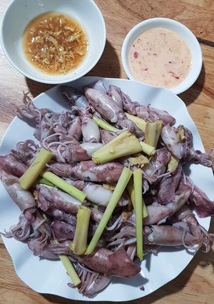 Hình của món Mực Luộc Sả.