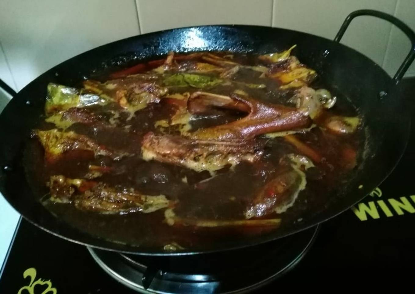 Bebek ireng pedas