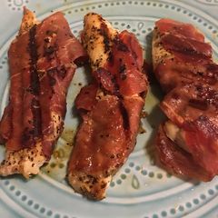 A picture of Chicken prosciutto.