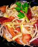 Салат с селёдкой и маринованным луком