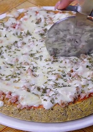Una foto de Pizza con plátanos verdes