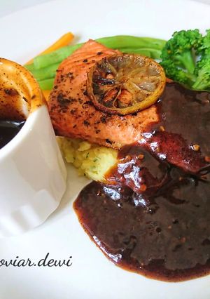 Foto resep Salmon Steak with Blackpepper Sauce and Mashed Potato