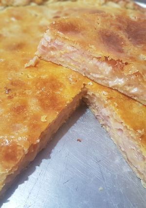Una foto de Torta de fiambre con masa rápida de hojaldre