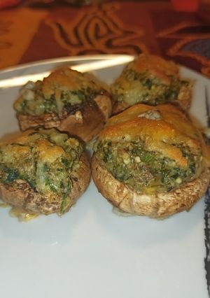 Una foto de Champiñones al ajo y perejil