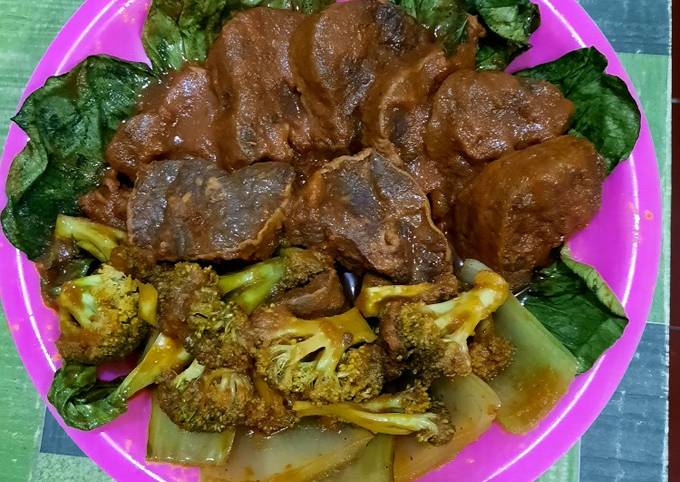 Rendang paru sapi, sawi dan brokoli