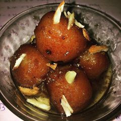 A picture of Bread gulab jamun.