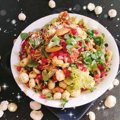 A picture of Makhana foxnuts Bhel.