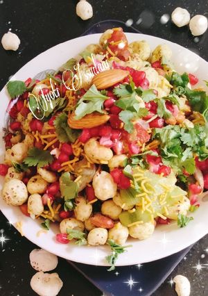A picture of Makhana foxnuts Bhel.