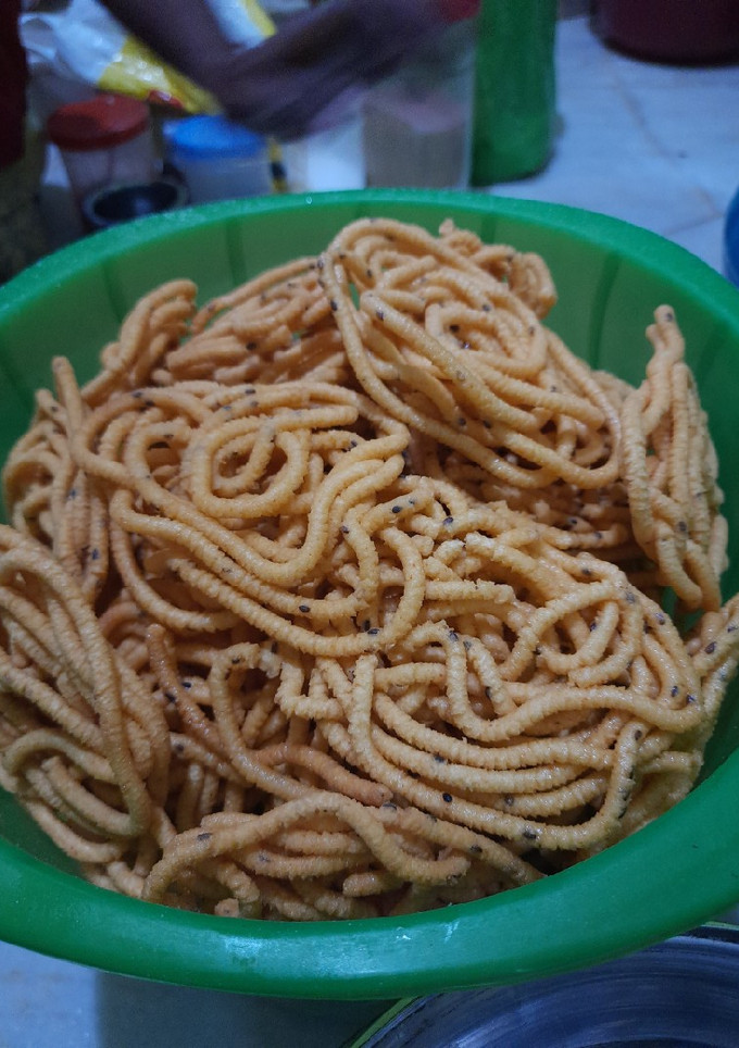 தேன்குழல் முறுக்கு செய்முறை முக்கிய புகைப்படம்