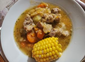 Una foto de Sopa de verduras.Verduras de estación (34)